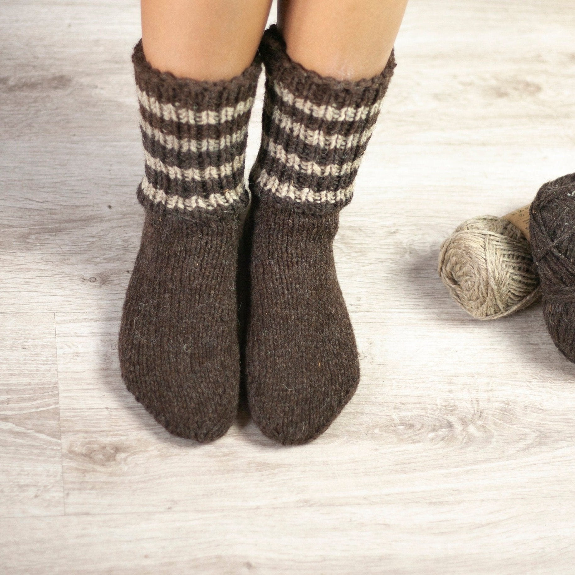 Brown socks knitted with 100% wool