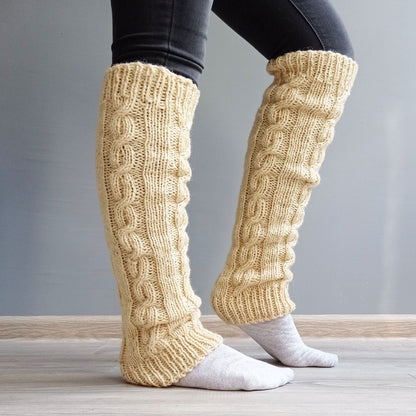Handgemachte dicke Overknee-Beinswärmer aus 100 % natürlicher Wolle mit Zopfmuster